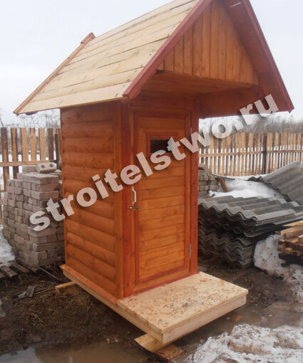 Дачный туалет с козырьком и терраской